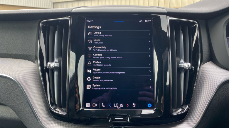 Volvo Xc60 2.0 B5P R DESIGN 5dr AWD Geartronic Petrol Estate